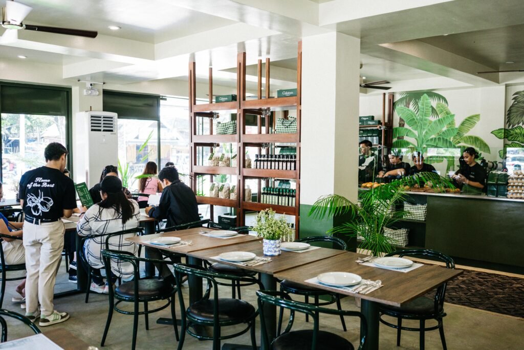 A quiet afternoon at Kitch Caf&eacute;&mdash;perfect for writing and organizing travel notes.